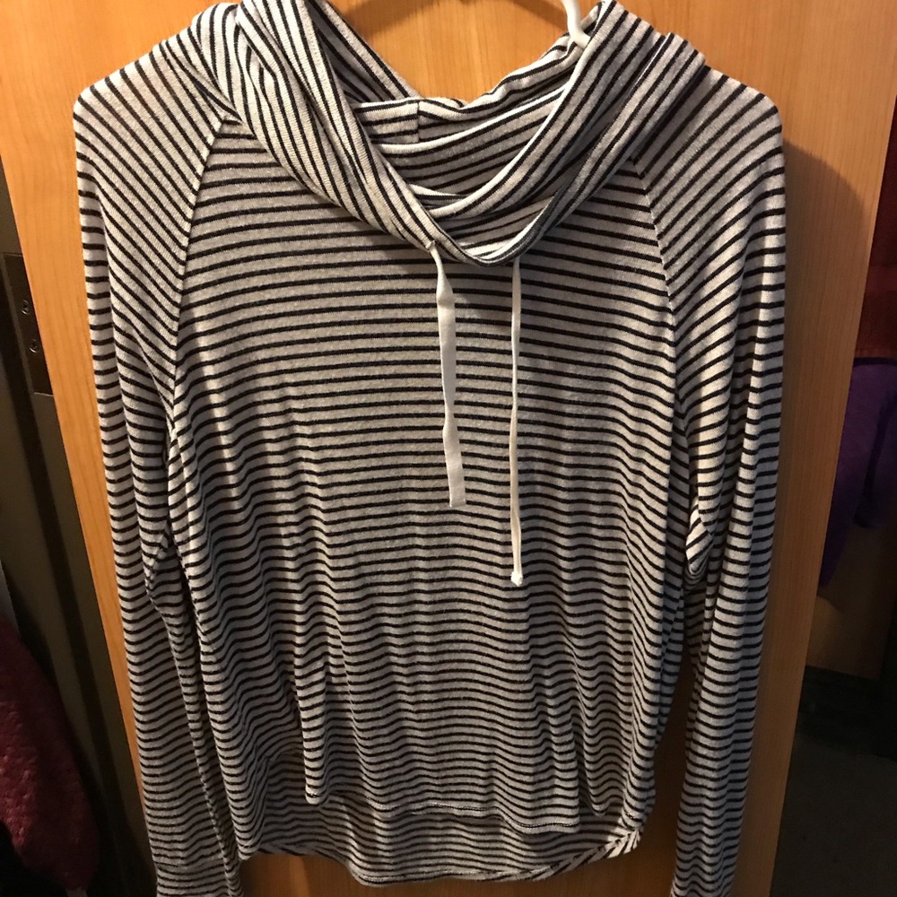 long sleeve Hollister sweater